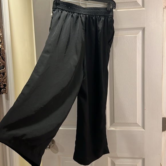 H&M Black Polyester Wide Leg Crop Pants - Picture 9 of 16